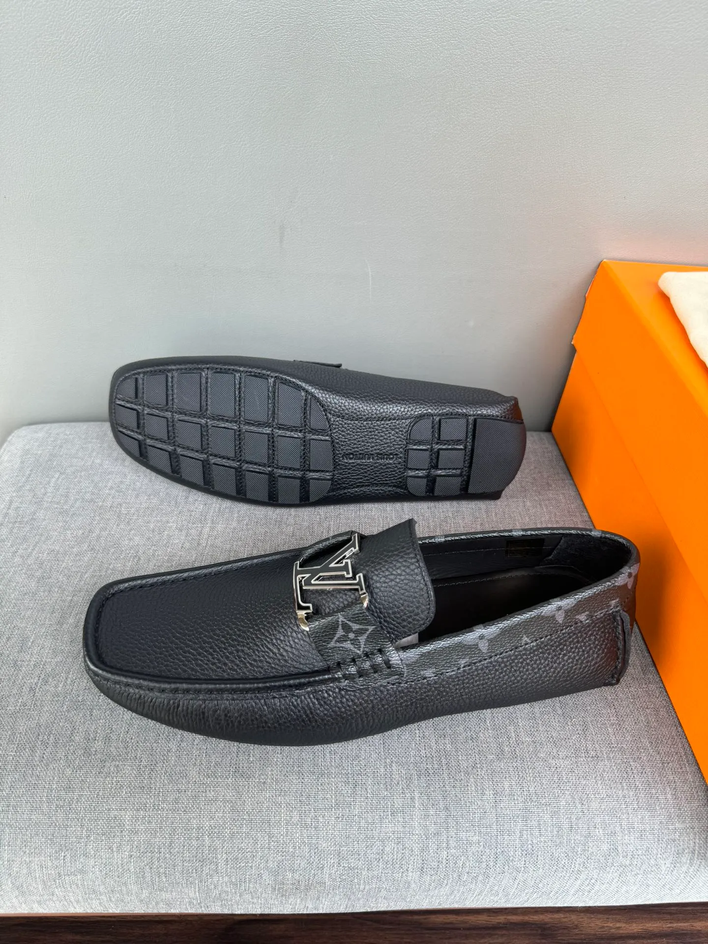 Batch 740💰[strong][strong][strong] Original order quality, new models at the counter, LV Louis Vuitton counter new models, handmade men's driving shoes, bean shoes, slip-on shoes, lazy shoes, exquisite hand-stitching, workmanship details comparable to the counters, Italian imported pebbled cowhide, water-dyed cowhide lining, sweat-absorbent and deodorant, black, 39-44 in large quantities in stock (38, 45 custom-made)